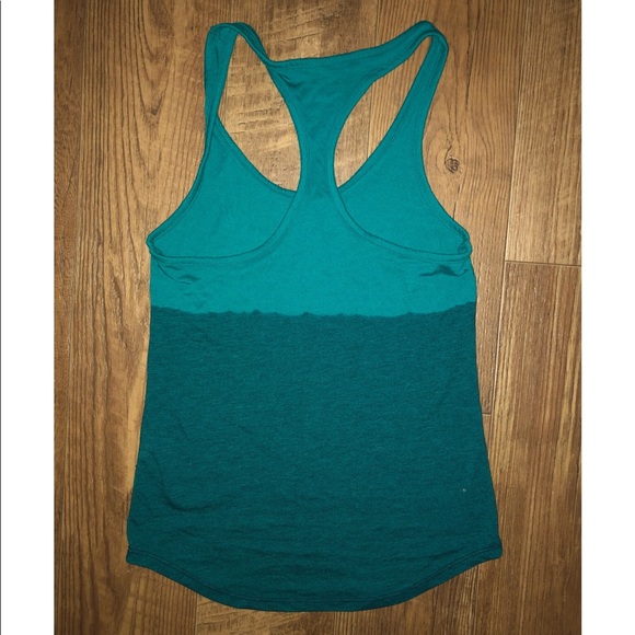 Nike workout tank top - Picture 2 of 3